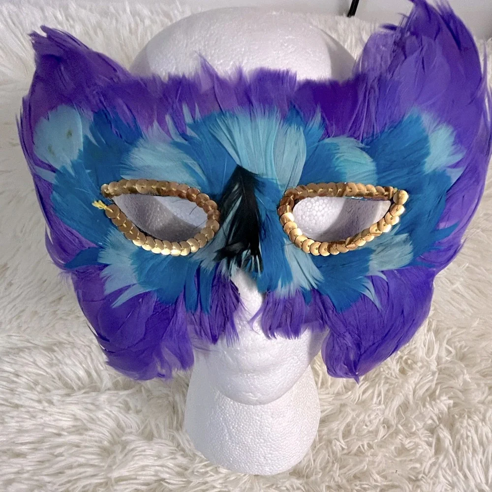 NWT  Feather Mask Mardi Gras Masquerade, COSTUME Party Mask Blue & Purple